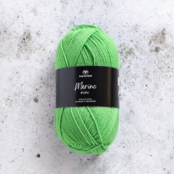 Svarta Fåret Merino Mini 13 Grüner Sittich