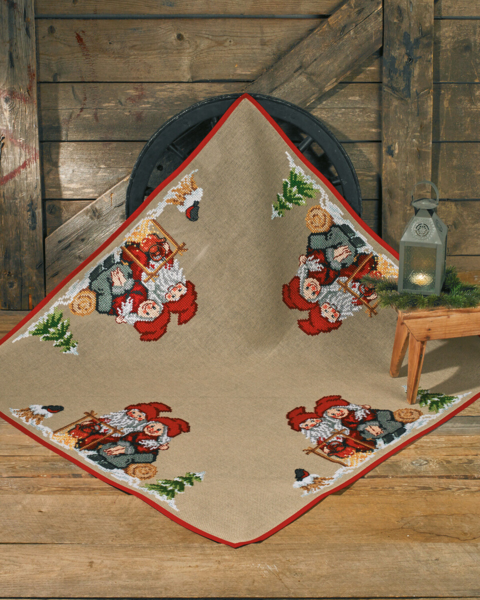 Stickerei-Kit Weihnachtsfrau und Weihnachtsmann 123 x 123 cm
