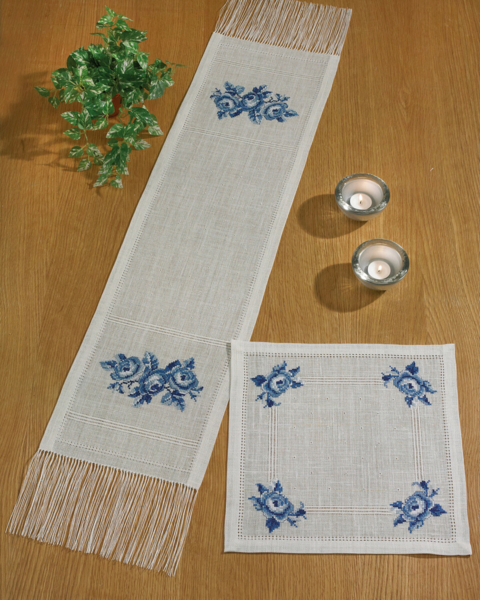 Stickerei-Kit Blaue Rosen 27 x 126 cm