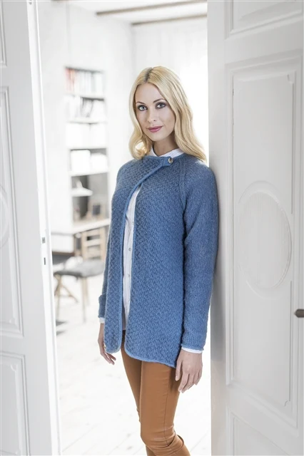 Opskrift fra DU STORE ALPAKKA fra hæftet Maskerader MR33 - Design 3305 Jakke