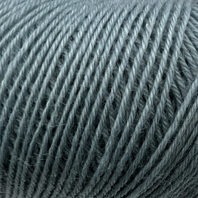 Onion Nettle Sock Yarn 1017 Gray