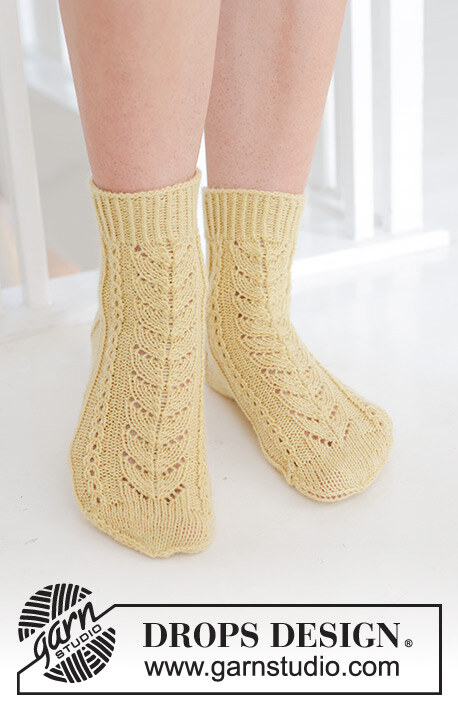 247-20 Bright Morning Socks by DROPS Design