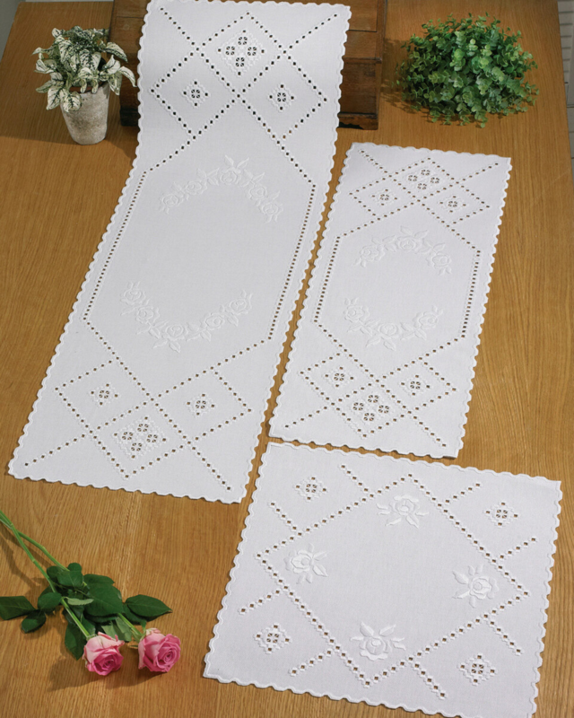 Stickpackung Hardanger mit Rosen 27 x 68 cm
