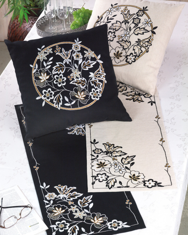 Stickset Weißes Stickerei auf Schwarz 31 x 85 cm