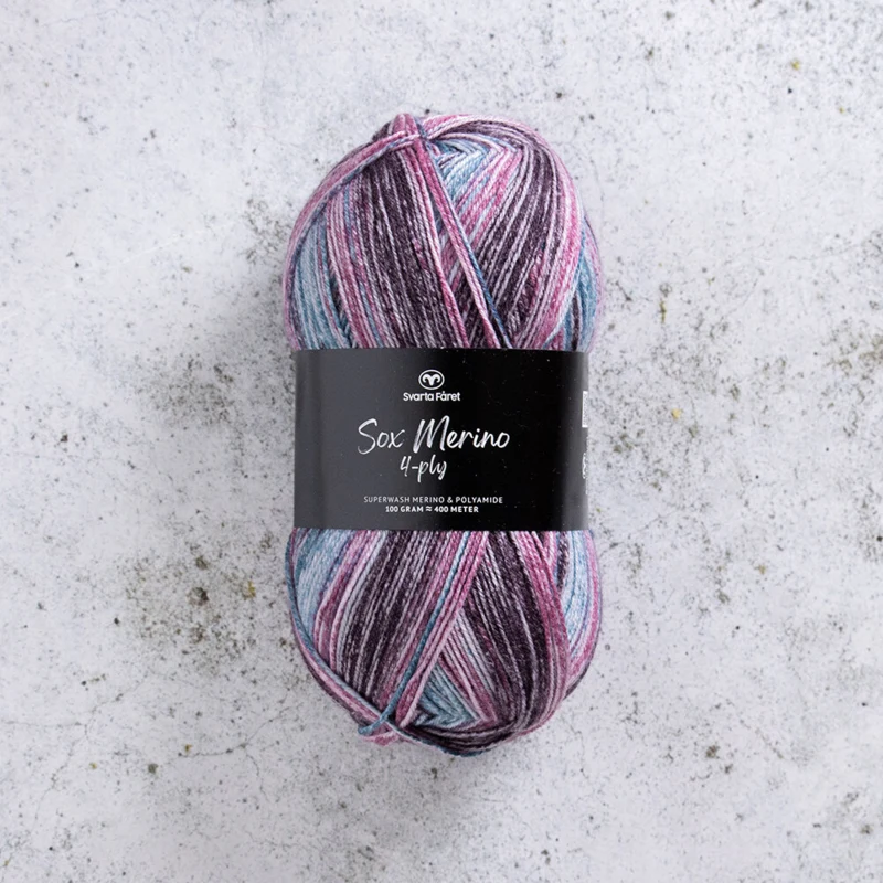 Svarta Fåret Sox Merino 4 ply 15 Magischer Realismus