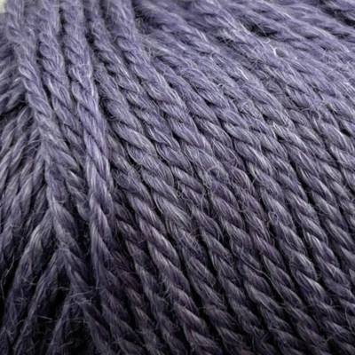 607 Hellviolett