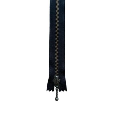 580 Schwarz