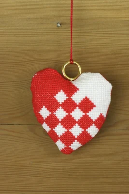 Stickset Geflochtenes Herz 8 x 8 cm