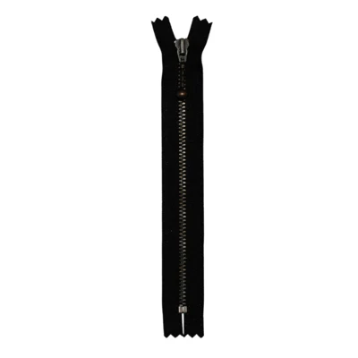 580 Schwarz