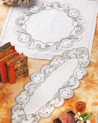 Stickset Rosen in Weiß 66 x 66 cm