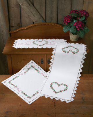 Stickset Hardanger mit Winterbeeren 40x95 cm