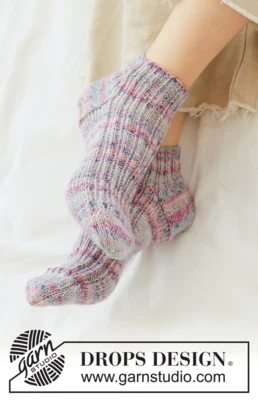 265-28 Purple Pop Socks by DROPS Design